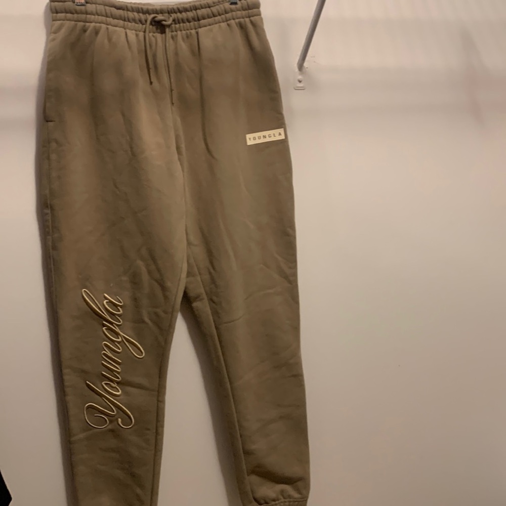 Youngla men Jogger new without tag